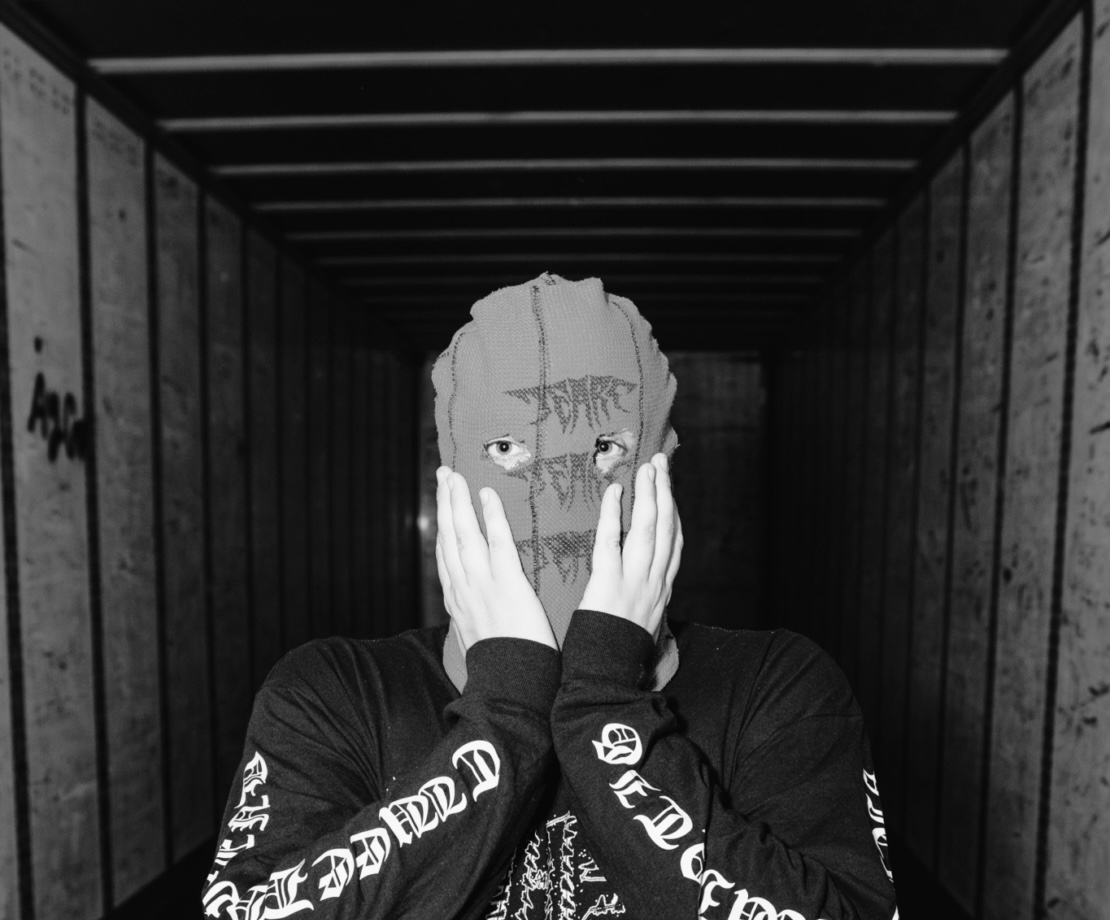 Exhilaration x Khaotic presents Vieze Asbak