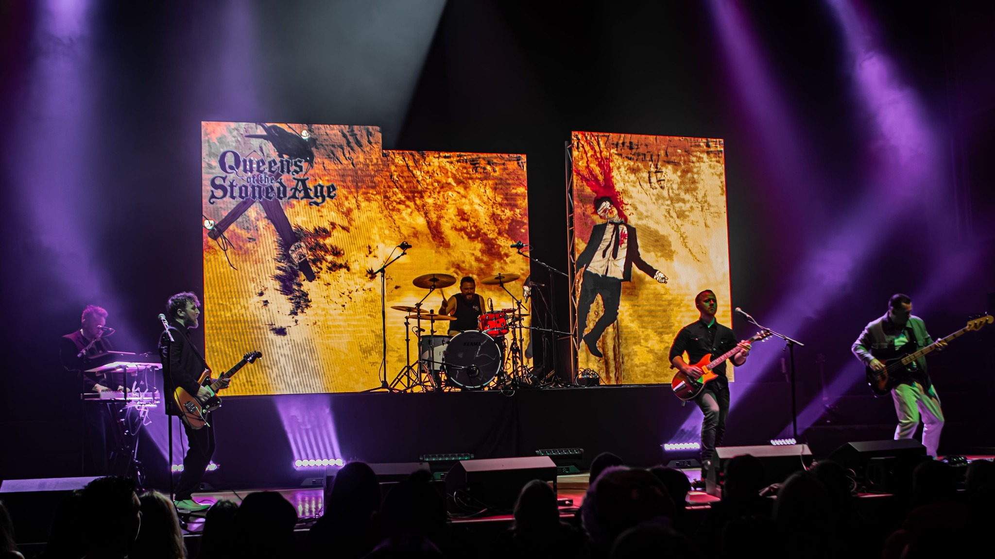 Queens Of The Stoned Age + The B-Hives