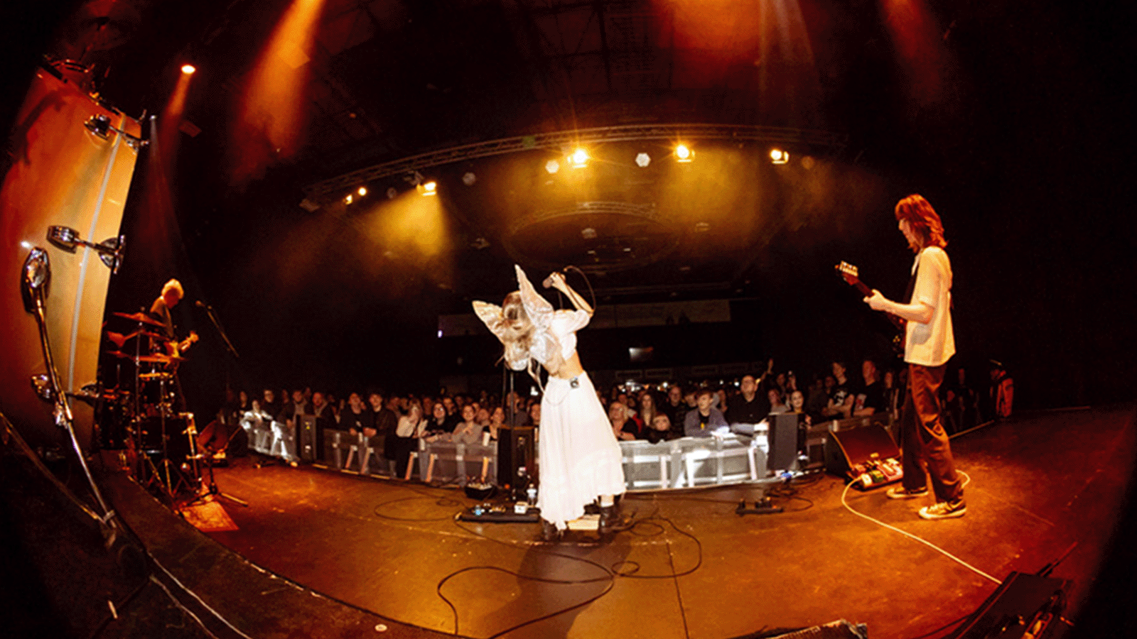 Lizzie Esau + Labyrinthine Oceans