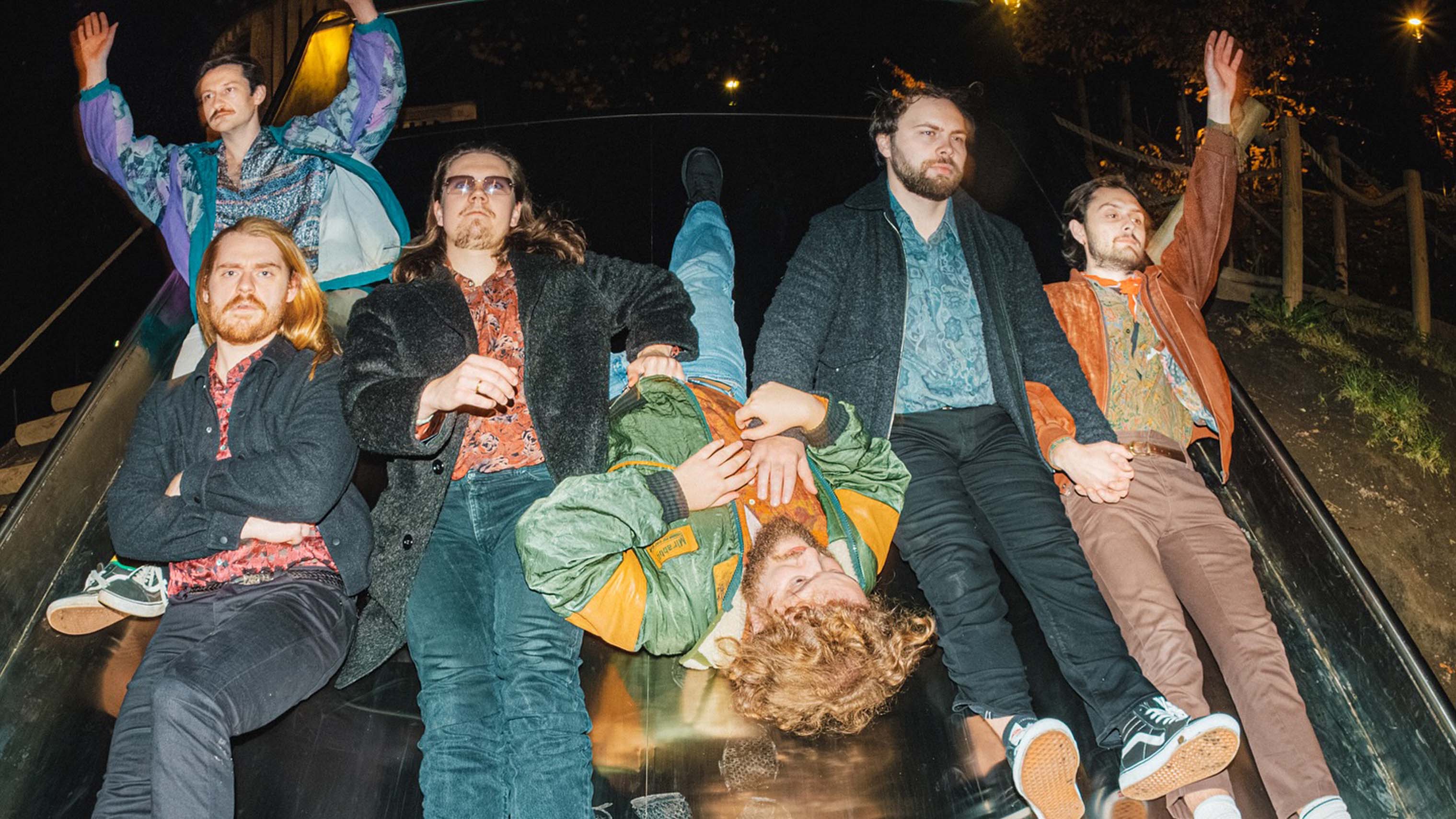 AGABAS – FREE BEER & POOL TABLES