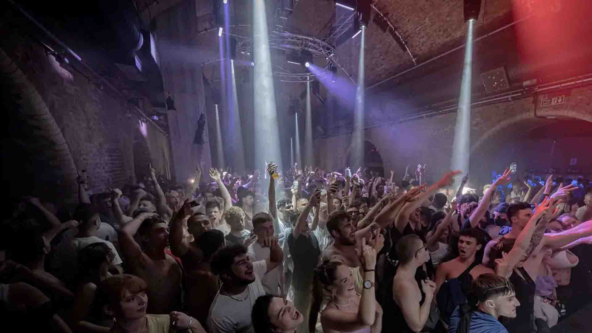Bass Face // Dnb, House:techno, Ukg